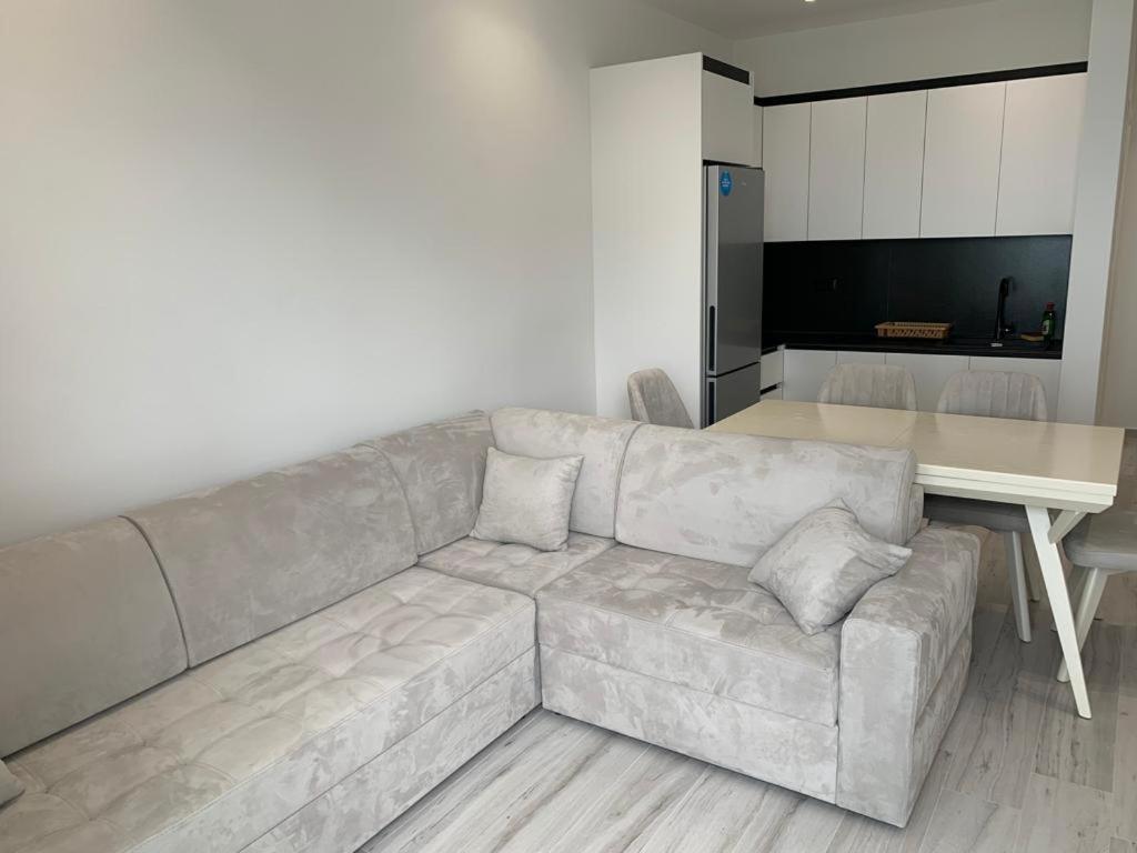 Delfin Apartments Sarandë Eksteriør billede