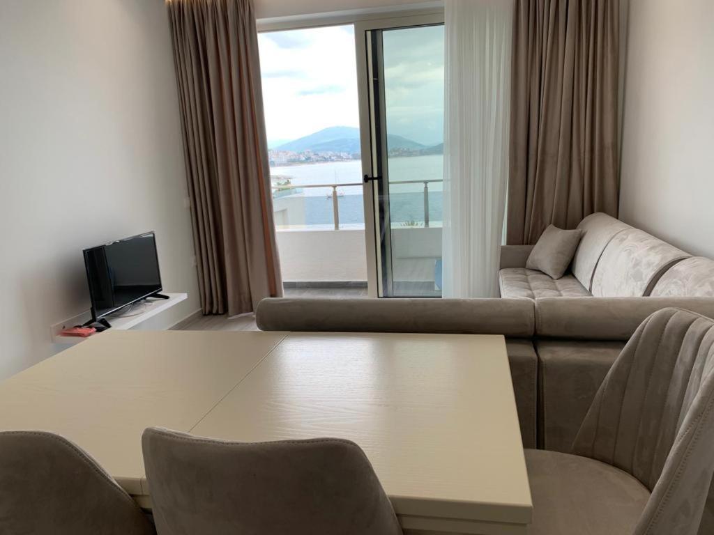 Delfin Apartments Sarandë Eksteriør billede