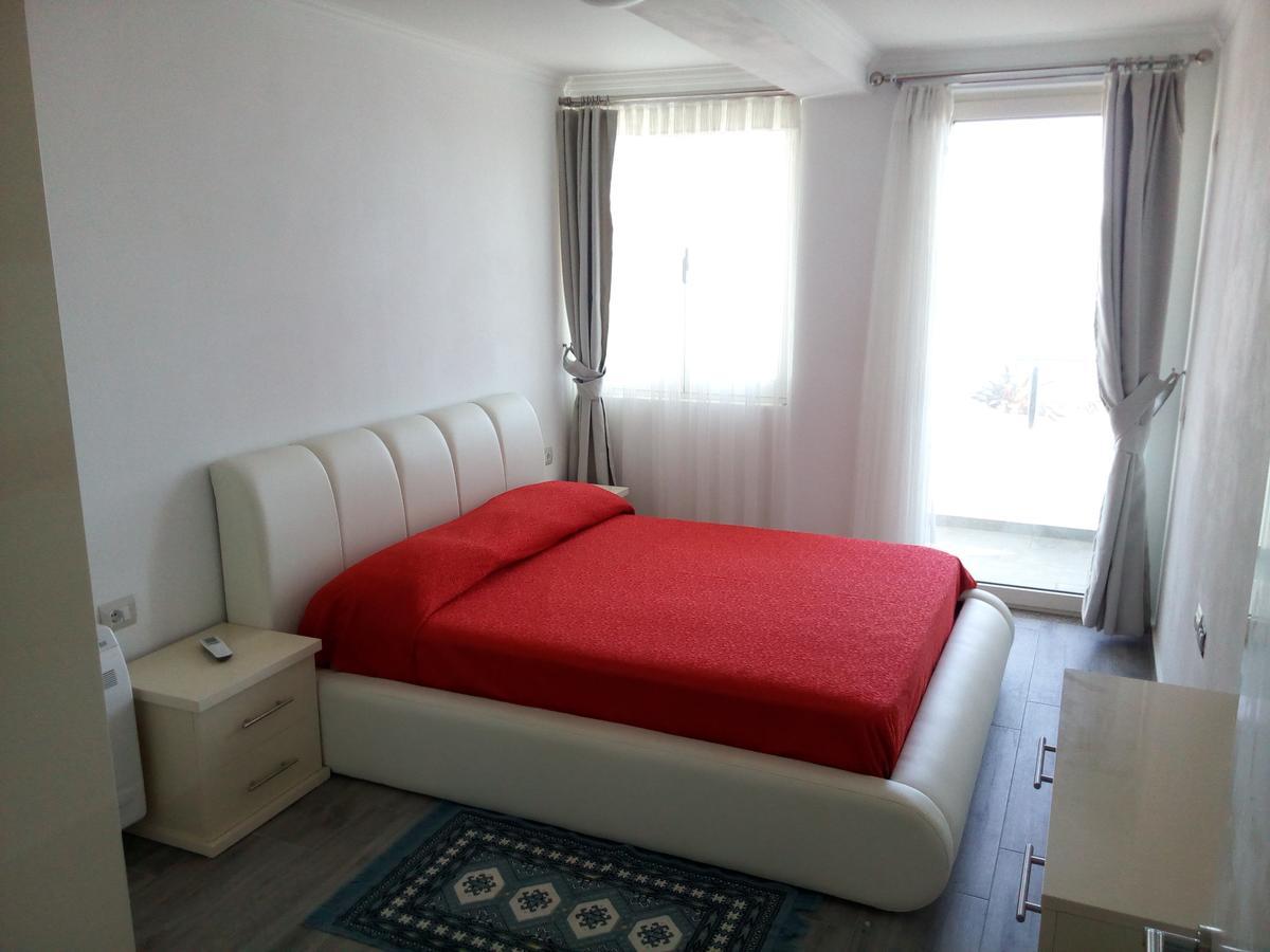 Delfin Apartments Sarandë Eksteriør billede