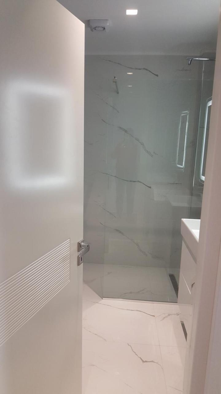 Delfin Apartments Sarandë Eksteriør billede
