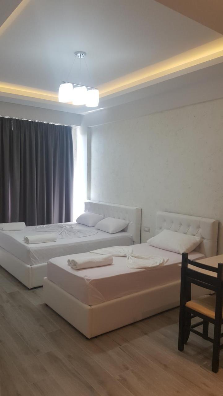 Delfin Apartments Sarandë Eksteriør billede